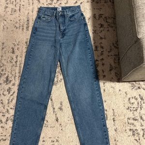 BDG HIGH RISE BAGGY JEAN SIZE 26